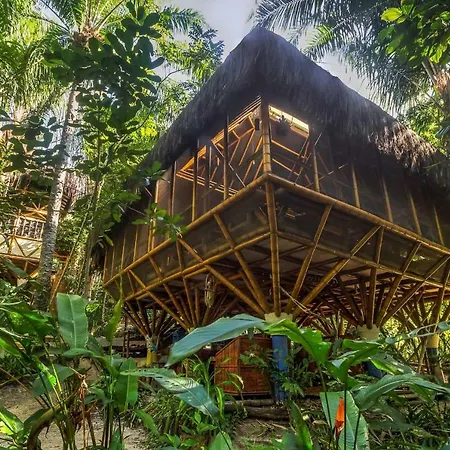 Universo Pol Bamboo Hostel-2